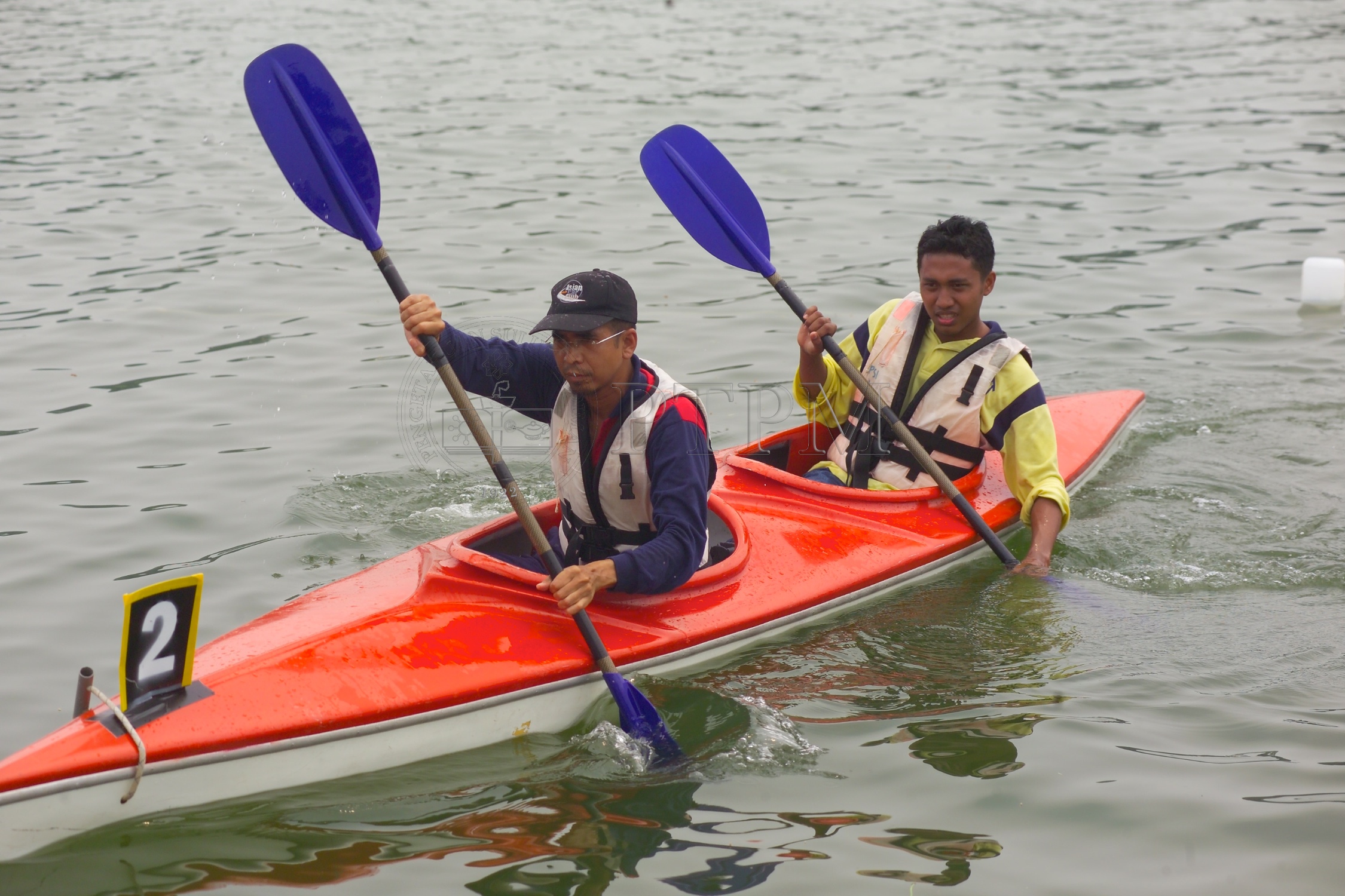 PTPM 05 13 kayak D8XZ8762